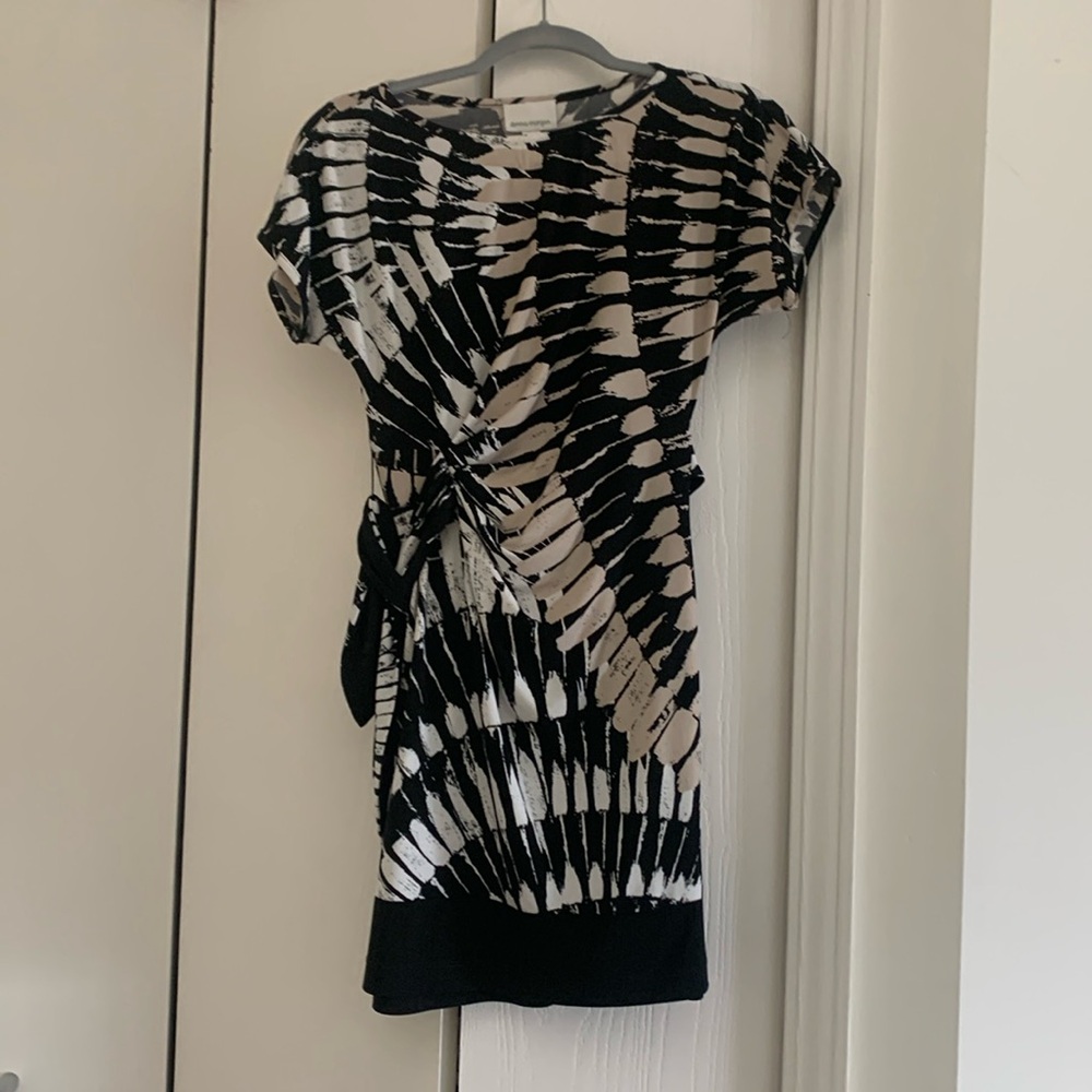 Donna Morgan Dress Ruched Waist w/ Tie, Black/Tan/White, Size 2P